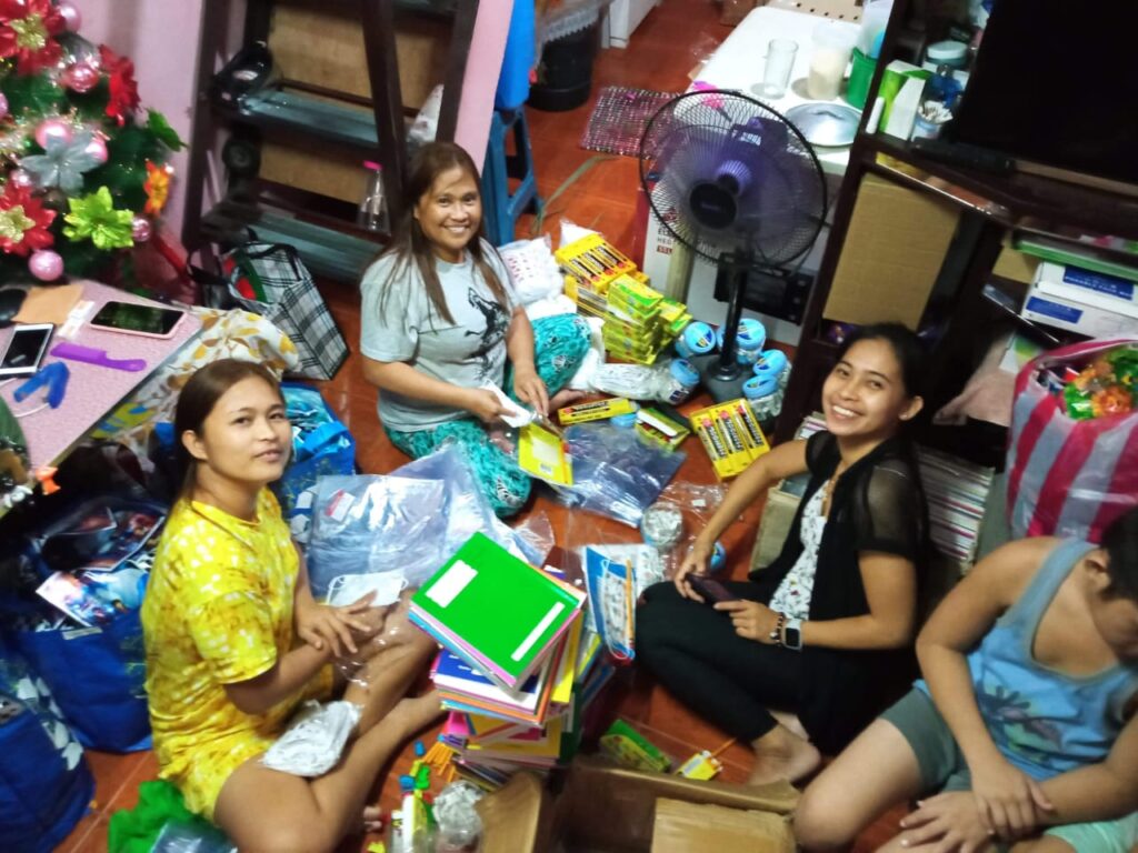 Gifts to Kids in Philippines 2020